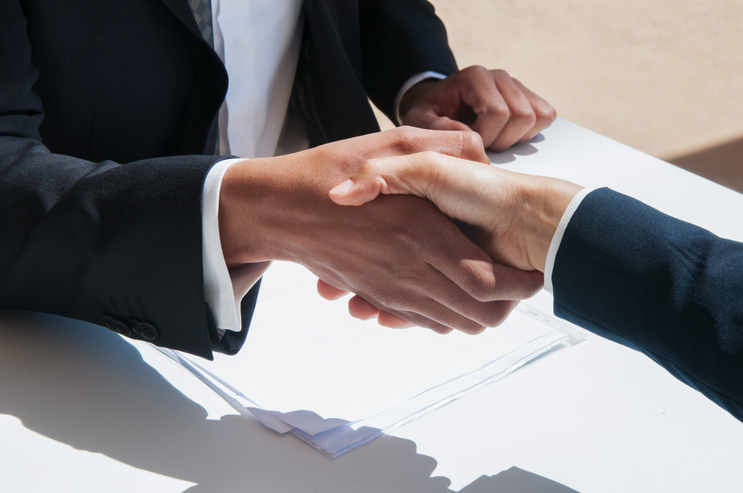 Aller au tribunal coûte cher… sauf si vous trouvez un accord !